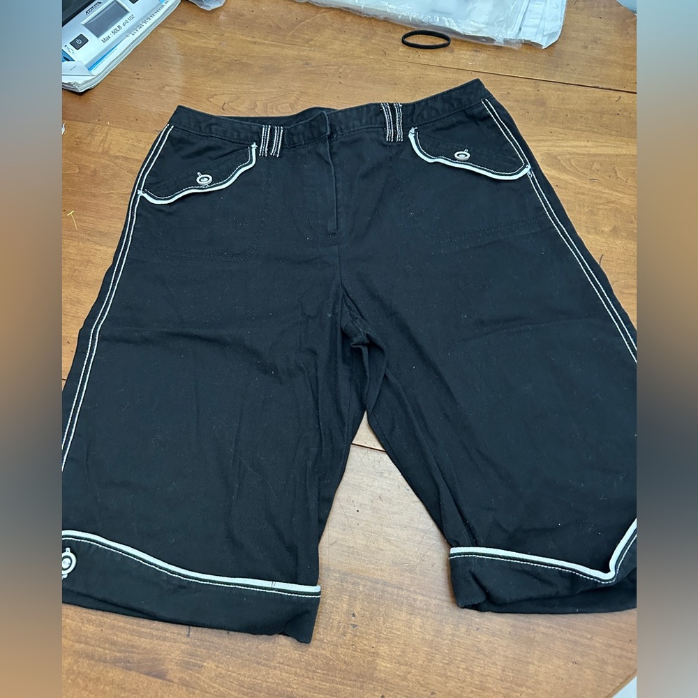 Larry Levine Black Shorts White Piping Detail stretch women’s 10 long nautical